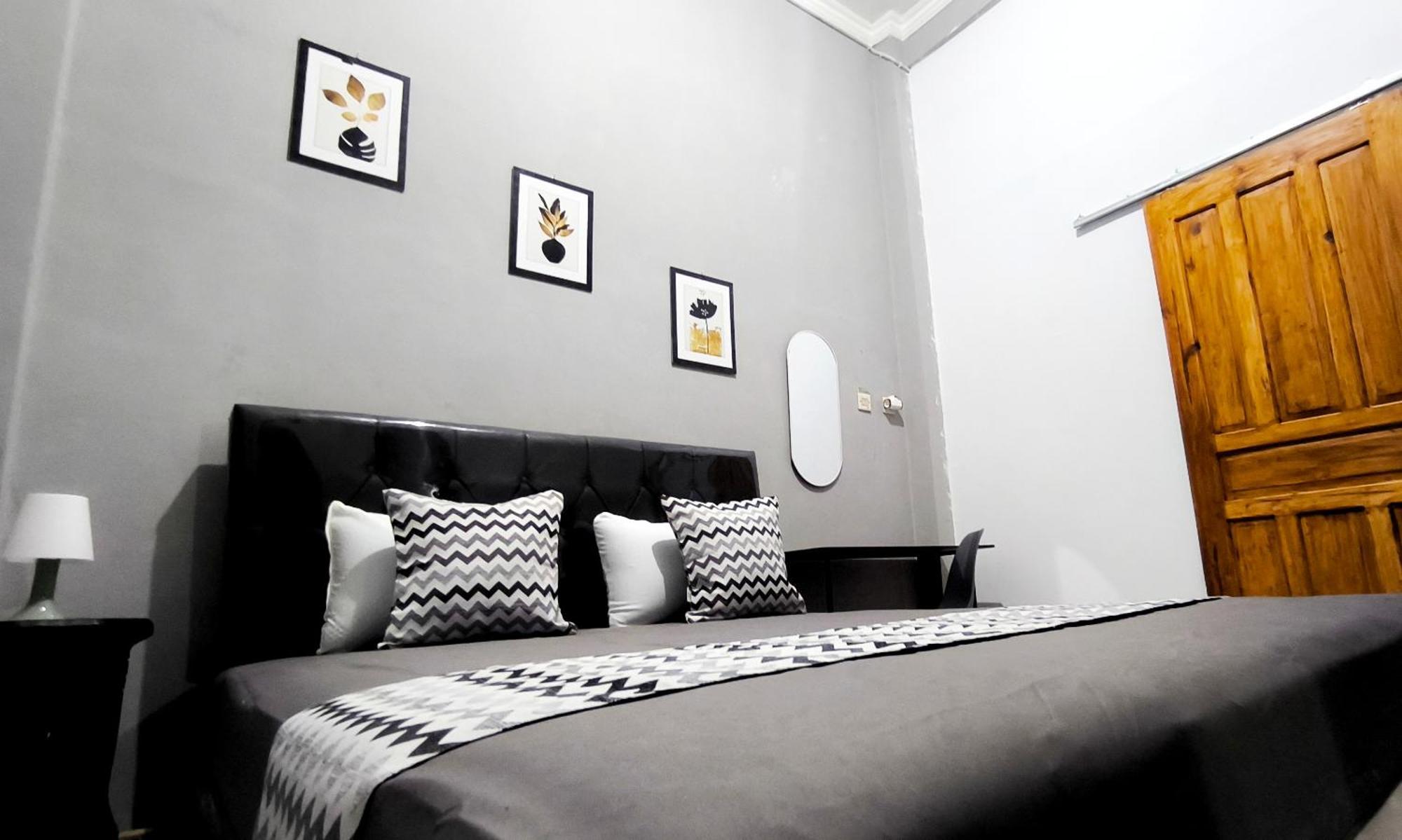 Jogja Day Inn Yogyakarta Exteriör bild