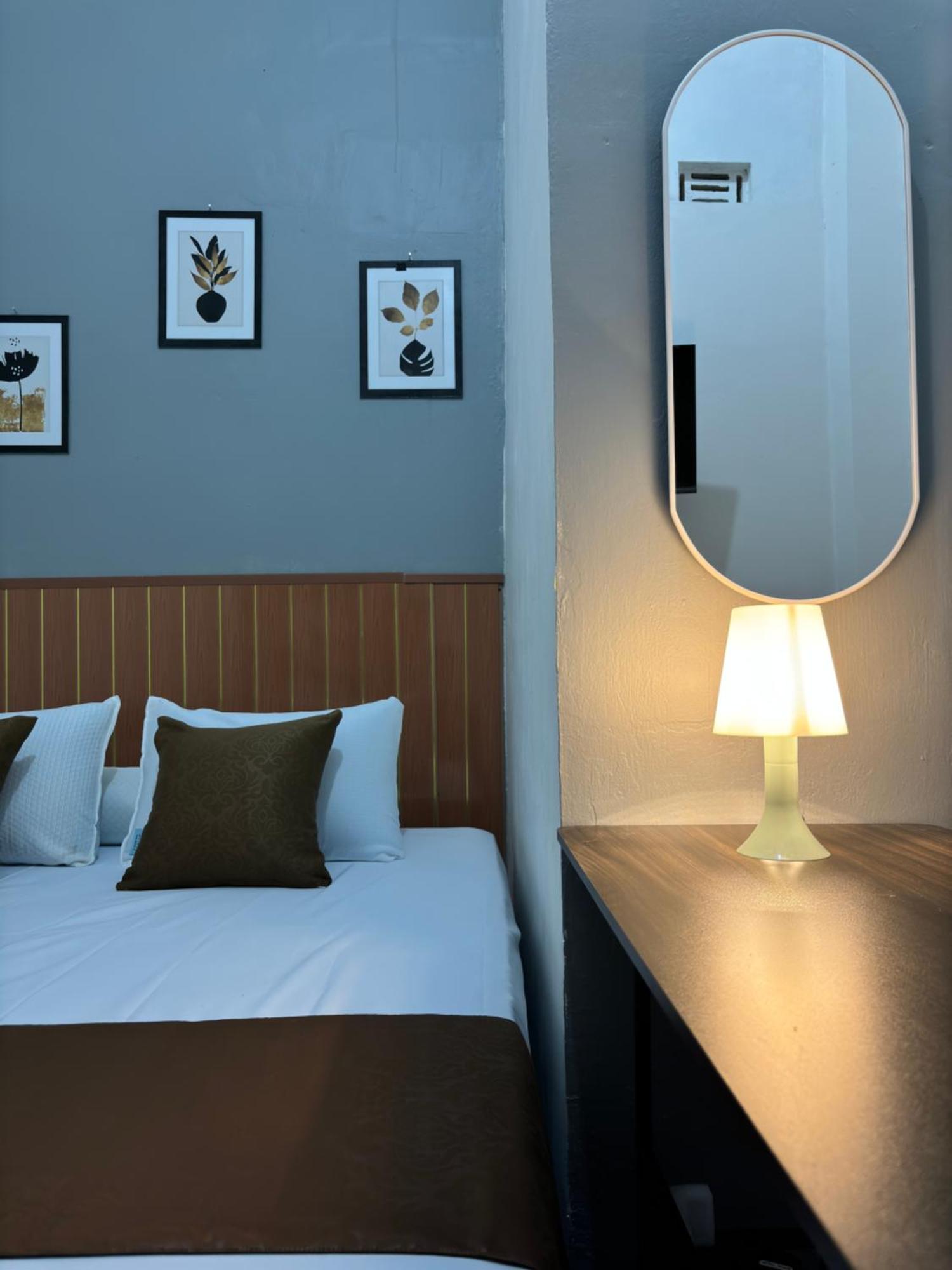 Jogja Day Inn Yogyakarta Exteriör bild