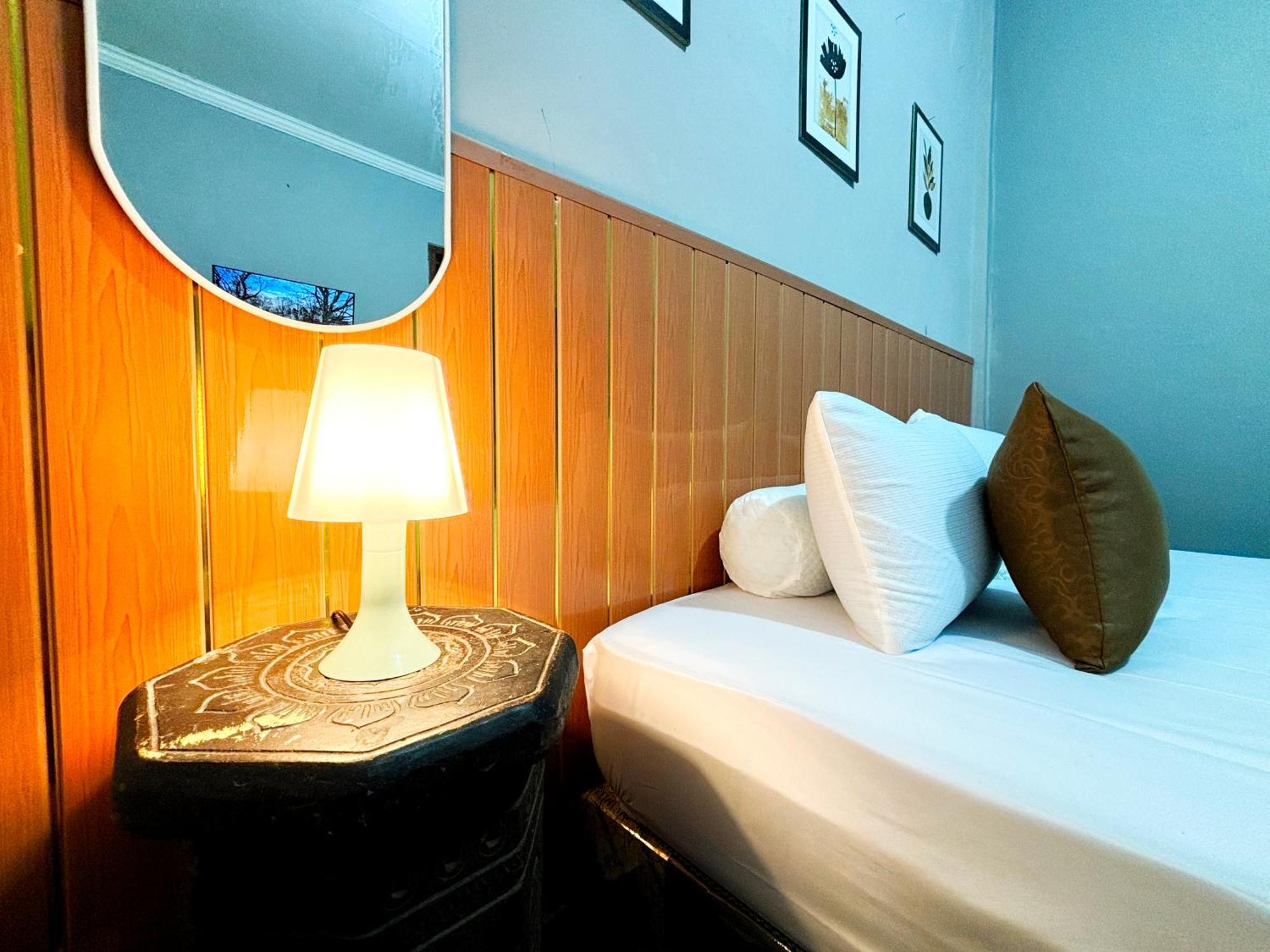 Jogja Day Inn Yogyakarta Exteriör bild
