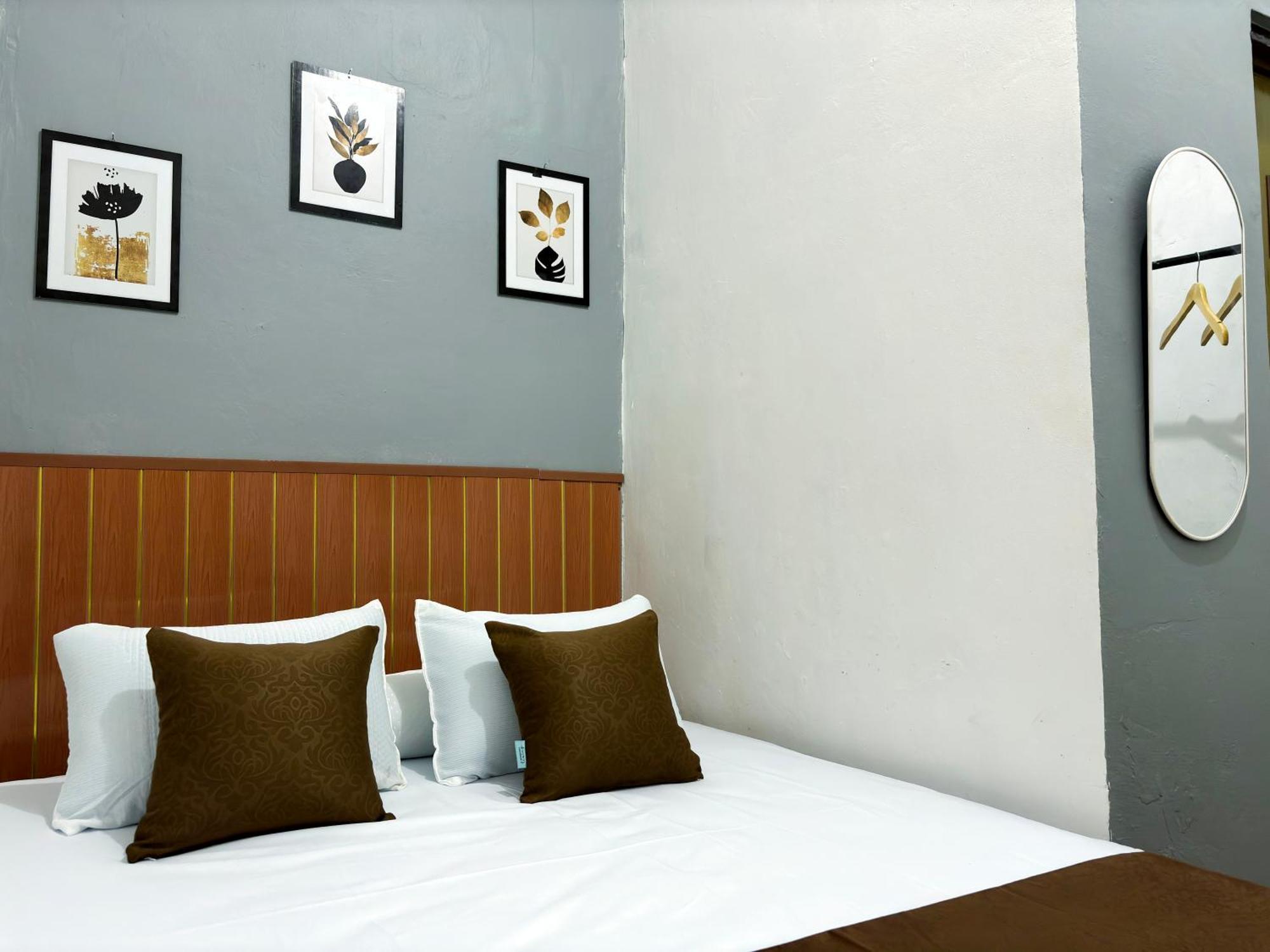 Jogja Day Inn Yogyakarta Exteriör bild
