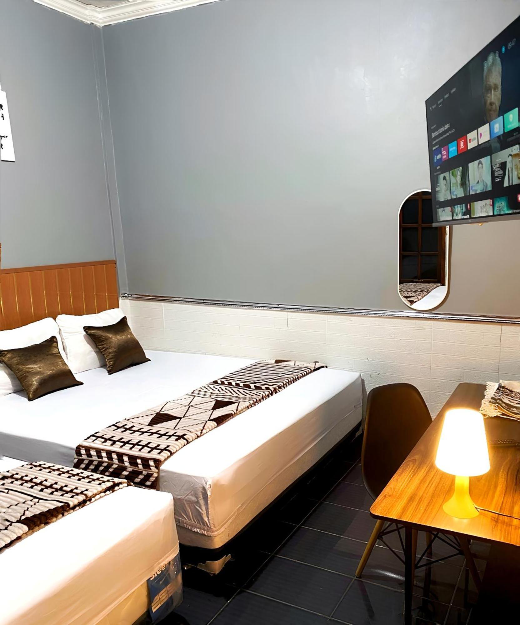 Jogja Day Inn Yogyakarta Exteriör bild