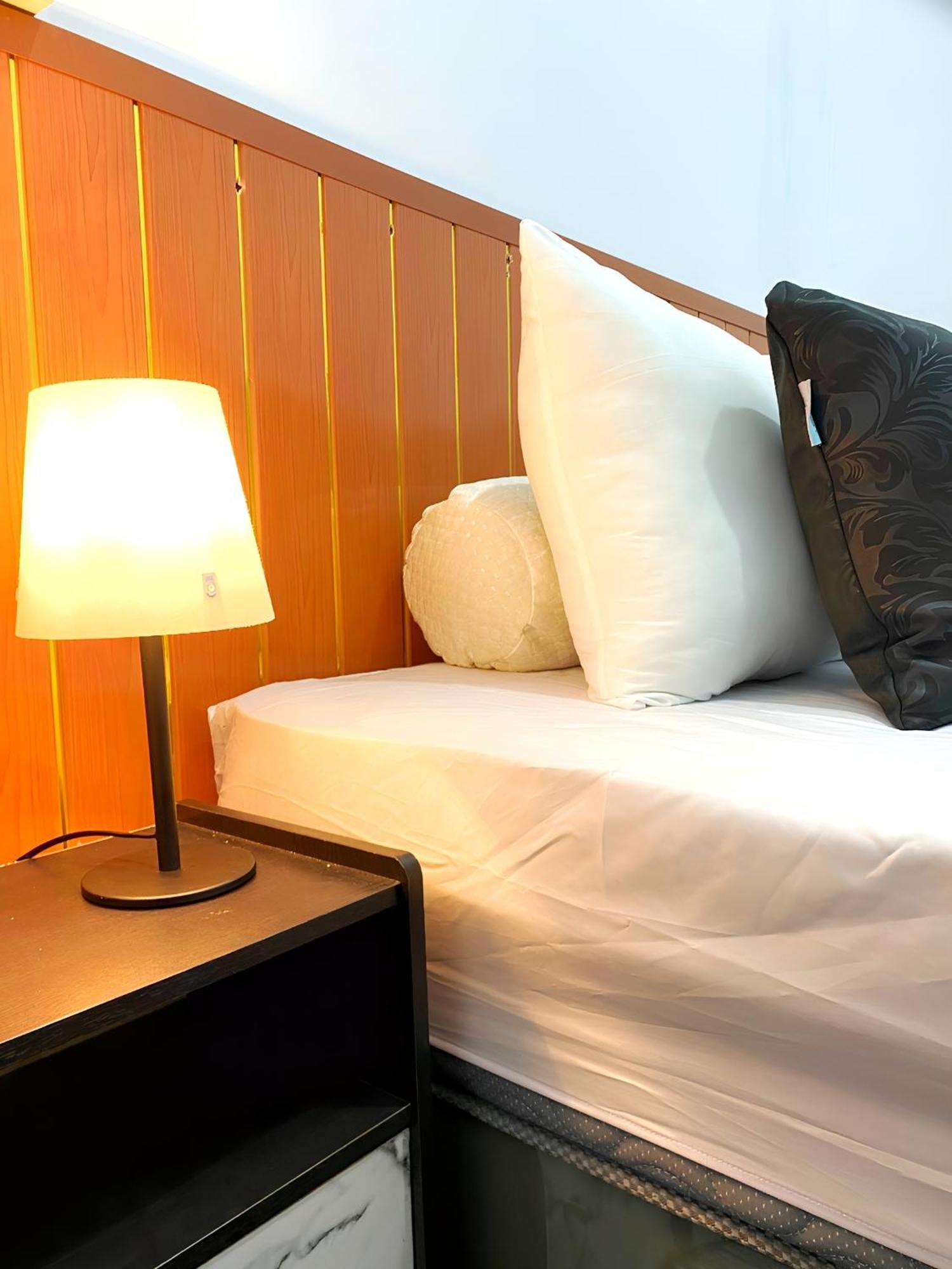 Jogja Day Inn Yogyakarta Exteriör bild